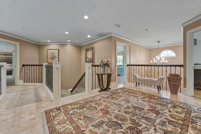 110 Rolling Knolls Avenue, Elgin, IL 60120