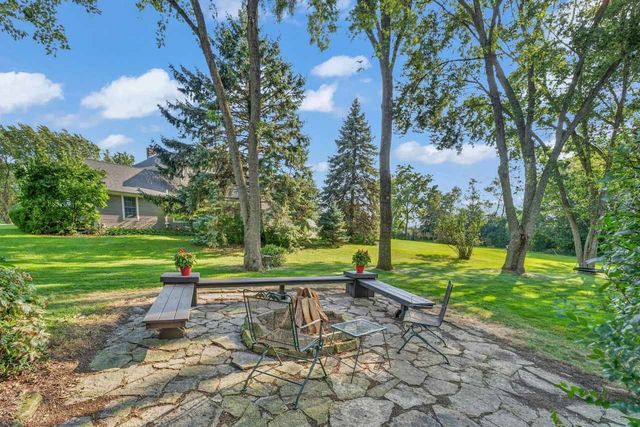 110 Rolling Knolls Avenue, Elgin, IL 60120
