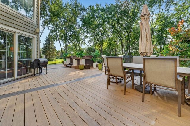 110 Rolling Knolls Avenue, Elgin, IL 60120
