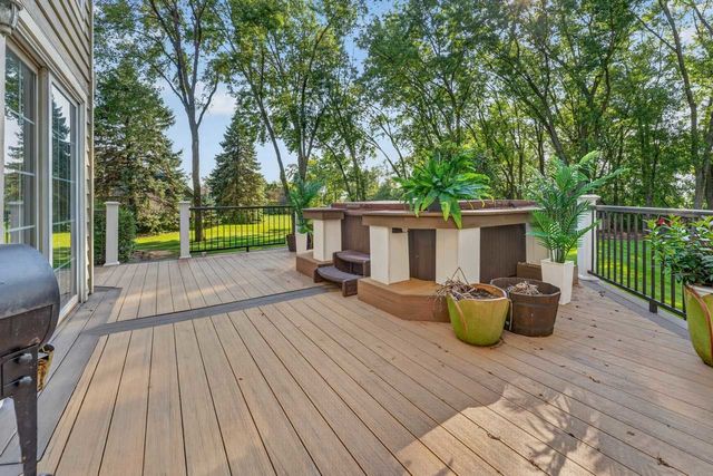 110 Rolling Knolls Avenue, Elgin, IL 60120