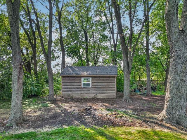 110 Rolling Knolls Avenue, Elgin, IL 60120