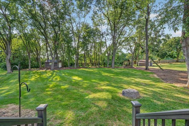 110 Rolling Knolls Avenue, Elgin, IL 60120