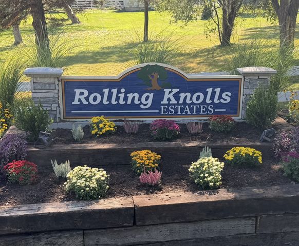 110 Rolling Knolls Avenue, Elgin, IL 60120