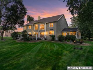 110 Rolling Knolls Avenue, Elgin, IL 60120