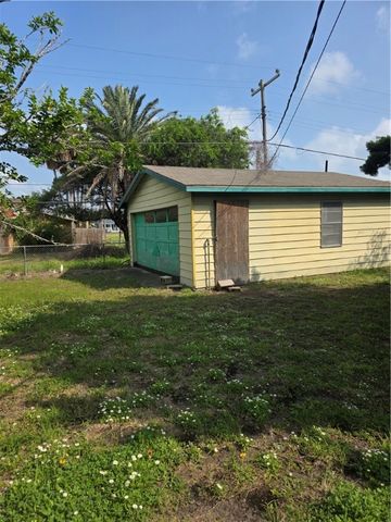813 South Houston Street, Aransas Pass, TX 78336
