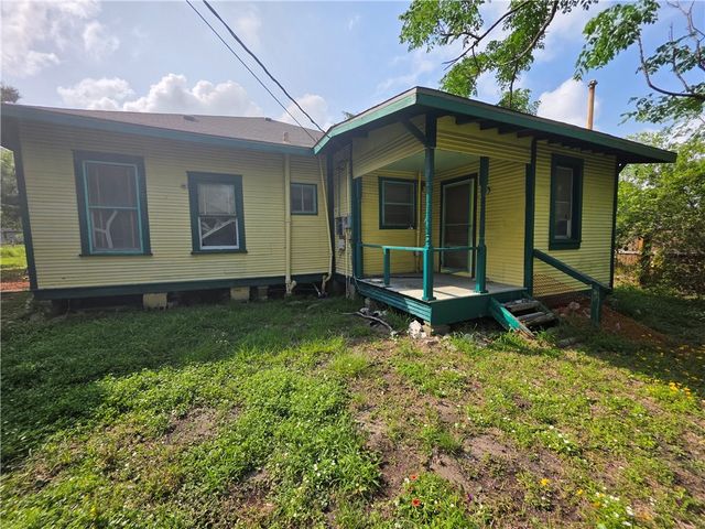 813 South Houston Street, Aransas Pass, TX 78336