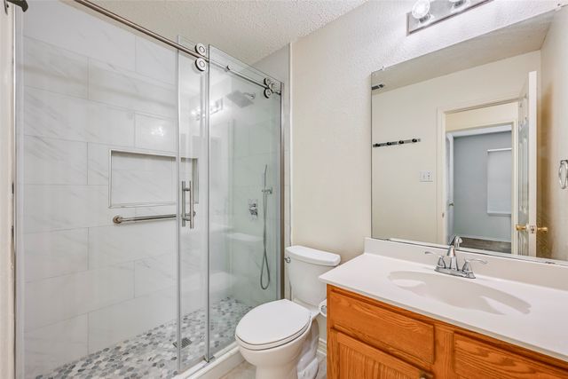 216 Quail Trail Lane, Arlington, TX 76002