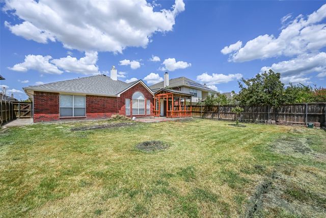 216 Quail Trail Lane, Arlington, TX 76002