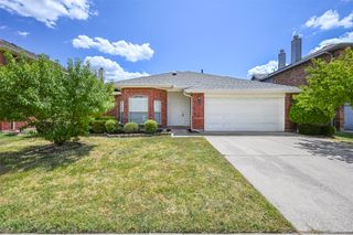 216 Quail Trail Lane, Arlington, TX 76002