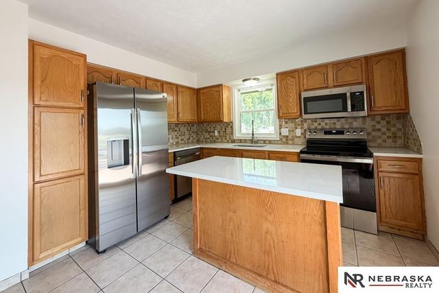 4847 S 107th Street, Omaha, NE 68127