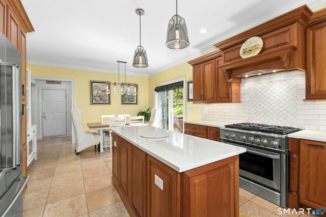 88 Ledges Road, Ridgefield, CT 06877