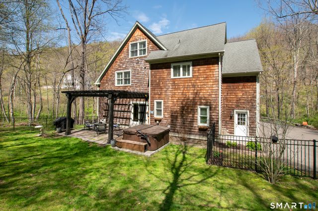 88 Ledges Road, Ridgefield, CT 06877