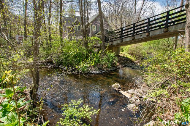 88 Ledges Road, Ridgefield, CT 06877