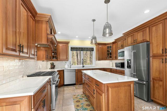 88 Ledges Road, Ridgefield, CT 06877
