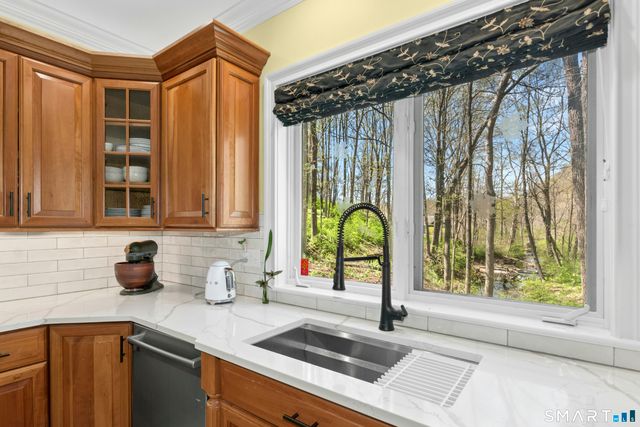 88 Ledges Road, Ridgefield, CT 06877
