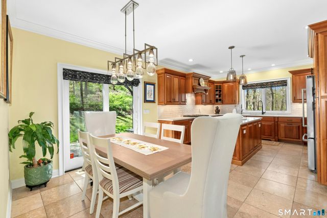 88 Ledges Road, Ridgefield, CT 06877