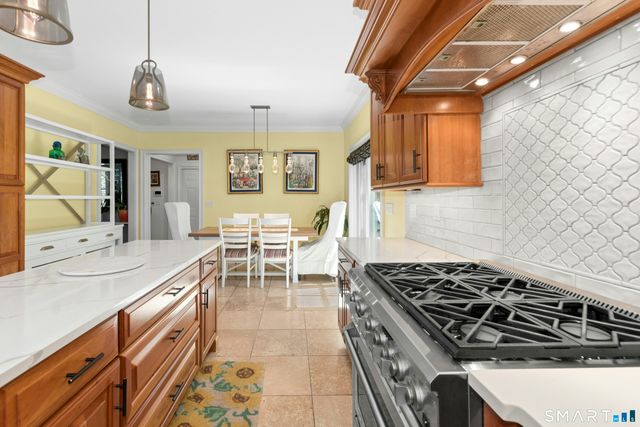 88 Ledges Road, Ridgefield, CT 06877