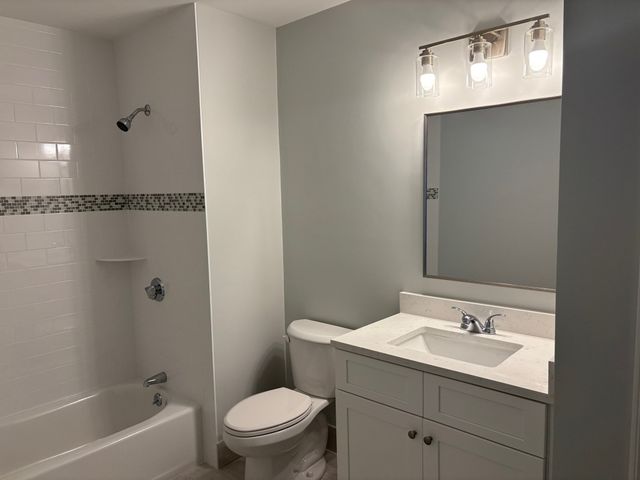 760 Washington St 404, Stoughton, MA 02072
