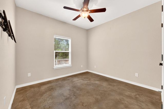 606 Rogart DR, Spicewood, TX 78669