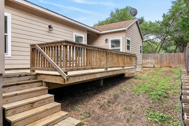 606 Rogart DR, Spicewood, TX 78669