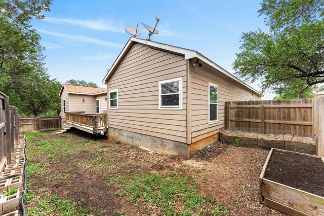 606 Rogart DR, Spicewood, TX 78669