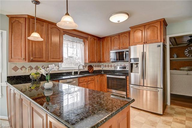 5137 Violet Bank DR, Virginia Beach, VA 23464