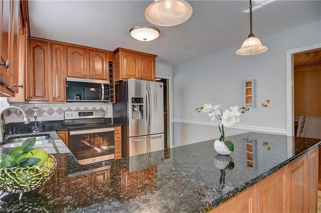 5137 Violet Bank DR, Virginia Beach, VA 23464