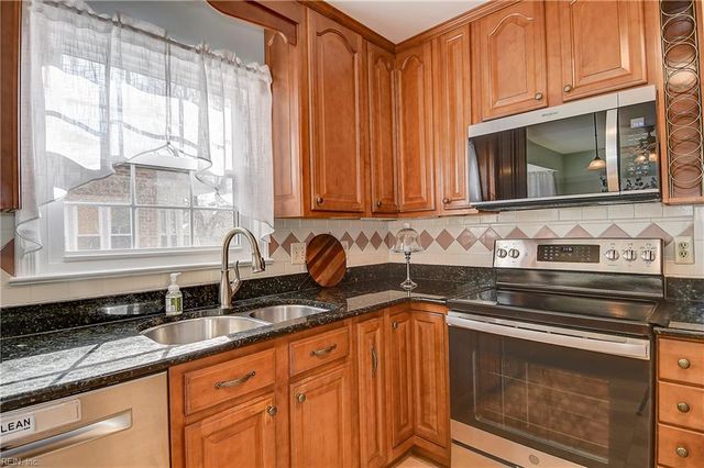 5137 Violet Bank DR, Virginia Beach, VA 23464