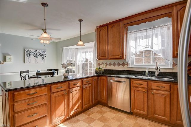 5137 Violet Bank DR, Virginia Beach, VA 23464