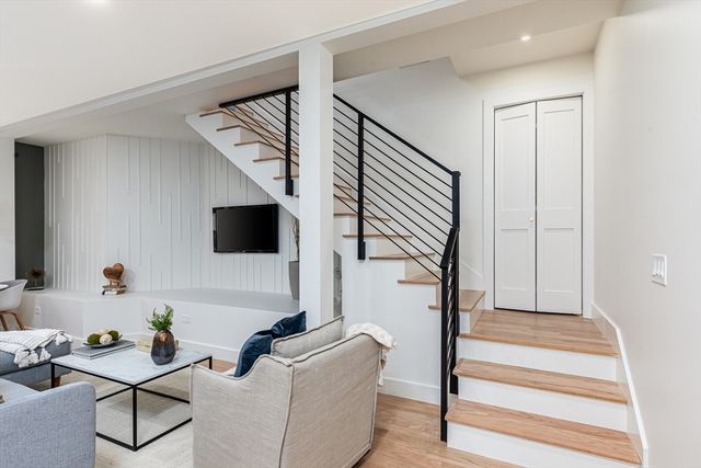 96 Burpee Rd 1, Swampscott, MA 01907