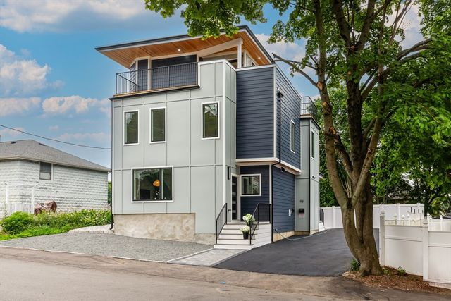 96 Burpee Rd 1, Swampscott, MA 01907