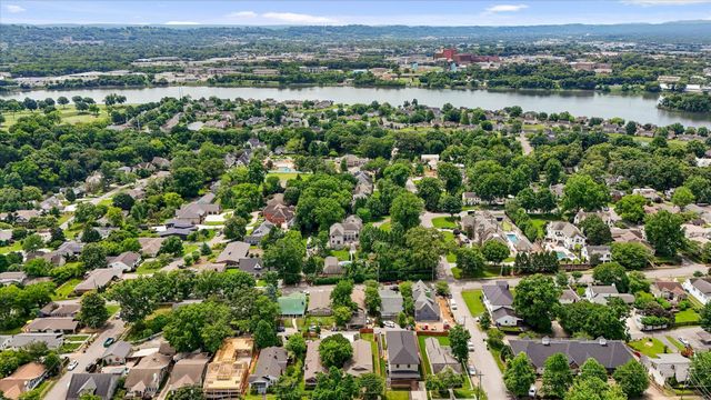 616 Barton Avenue, Chattanooga, TN 37405