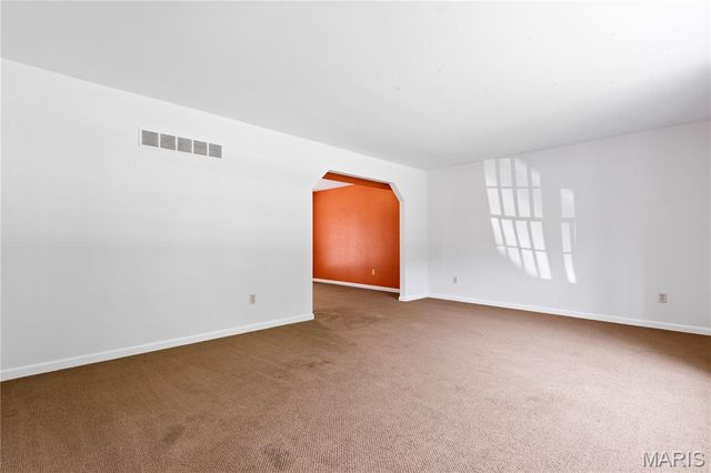 3225 Yale Boulevard, St Charles, MO 63301