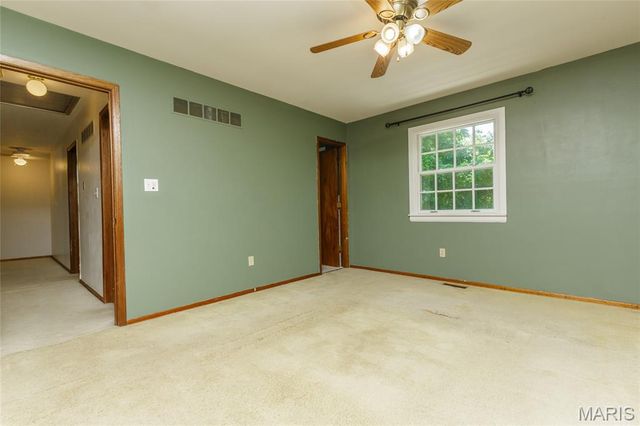3225 Yale Boulevard, St Charles, MO 63301