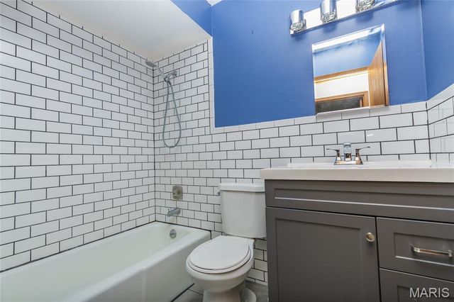 3225 Yale Boulevard, St Charles, MO 63301