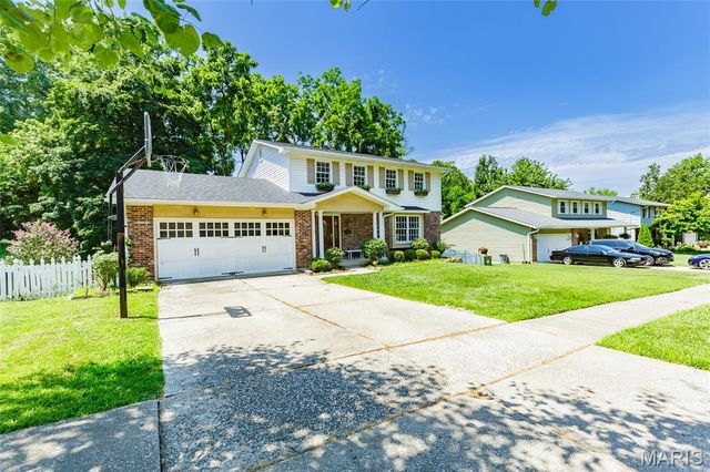 3225 Yale Boulevard, St Charles, MO 63301