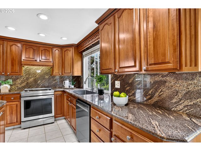 10774 Se 99TH Dr, Happy Valley, OR 97086