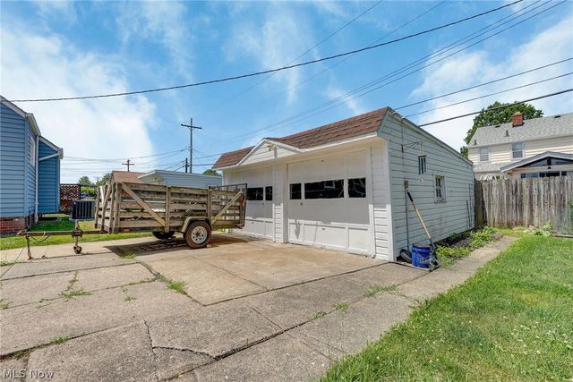 2816 Parklane Drive, Parma, OH 44134