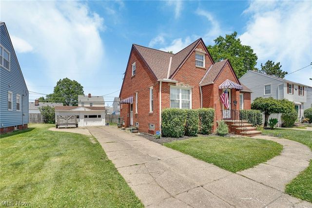 2816 Parklane Drive, Parma, OH 44134