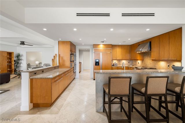 11125 Gulf Shore DR PH-7, Naples, FL 34108