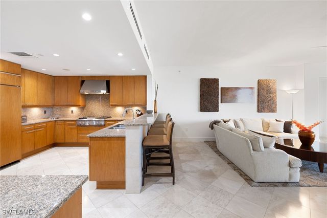 11125 Gulf Shore DR PH-7, Naples, FL 34108