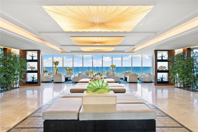 11125 Gulf Shore DR PH-7, Naples, FL 34108