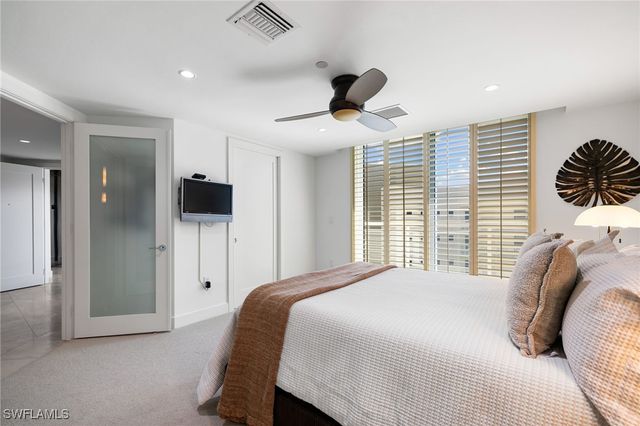 11125 Gulf Shore DR PH-7, Naples, FL 34108