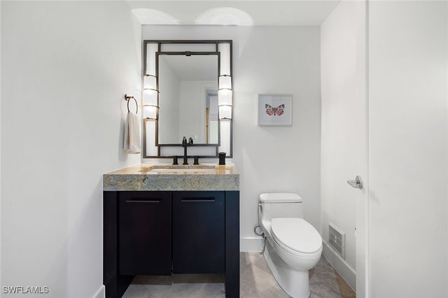 11125 Gulf Shore DR PH-7, Naples, FL 34108