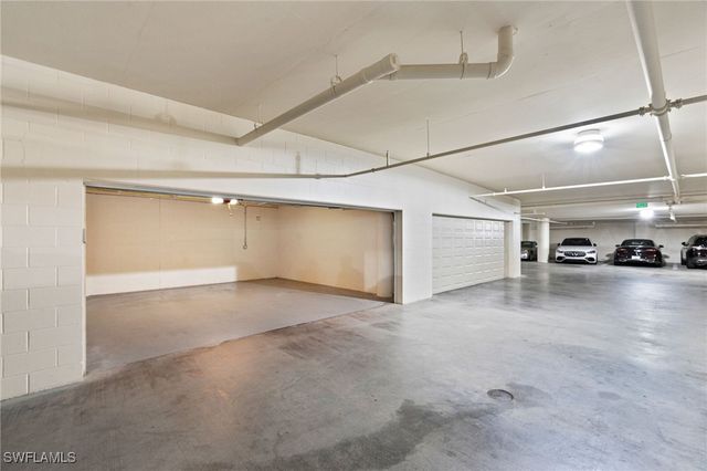 11125 Gulf Shore DR PH-7, Naples, FL 34108