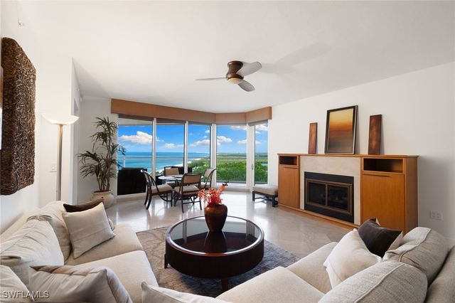 11125 Gulf Shore DR PH-7, Naples, FL 34108