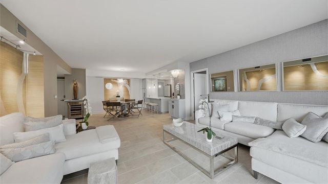 1212 BENJAMIN FRANKLIN DRIVE 907, Sarasota, FL 34236