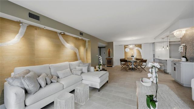 1212 BENJAMIN FRANKLIN DRIVE 907, Sarasota, FL 34236