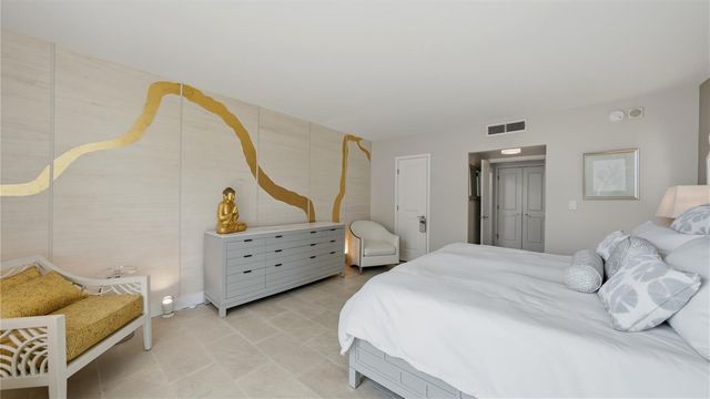 1212 BENJAMIN FRANKLIN DRIVE 907, Sarasota, FL 34236