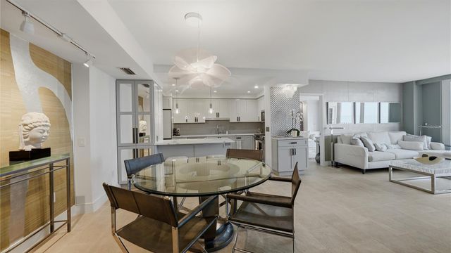 1212 BENJAMIN FRANKLIN DRIVE 907, Sarasota, FL 34236